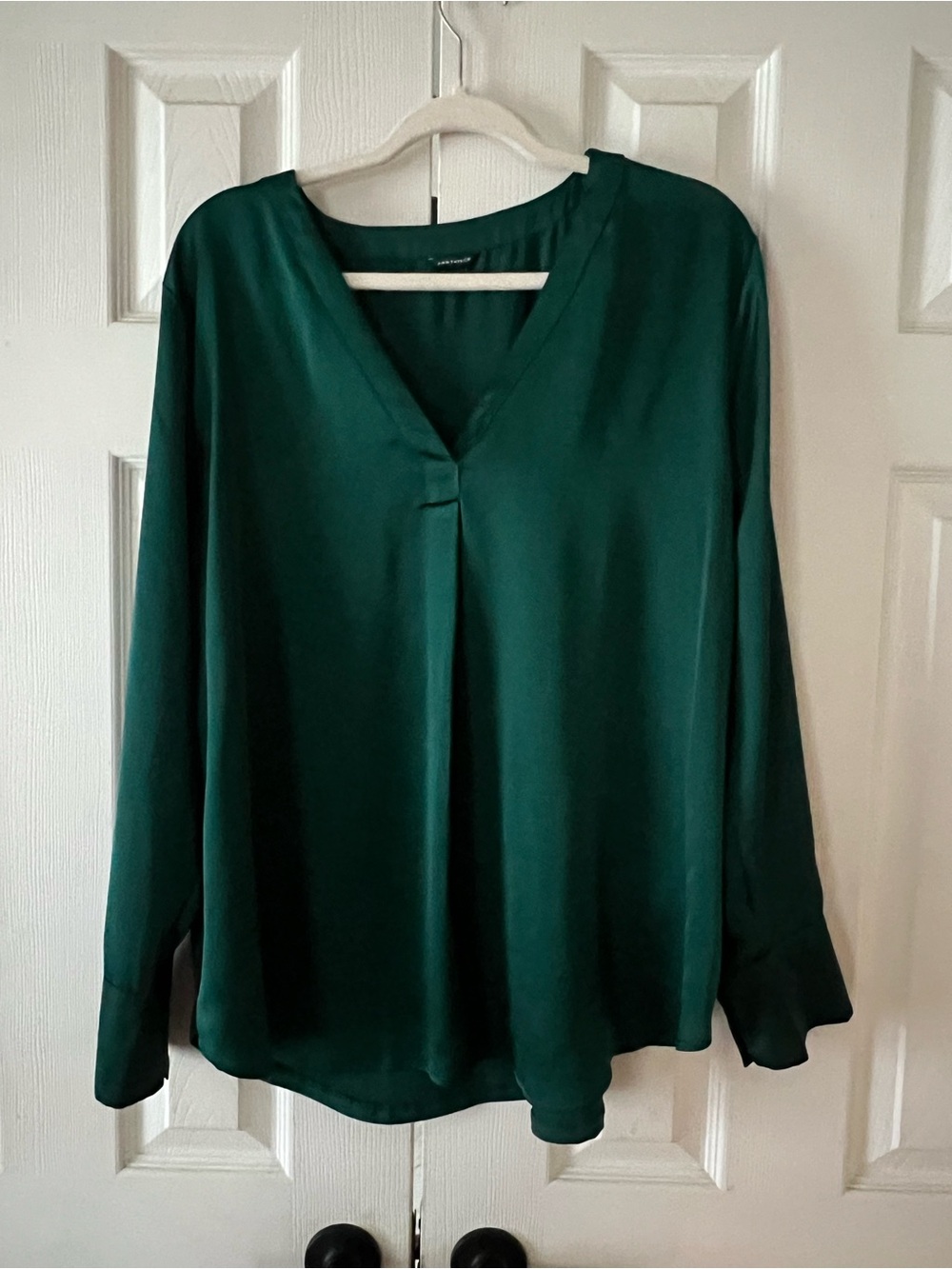 Ann Taylor Deep Green V-Neck Satin Blouse - Picture 4 of 5